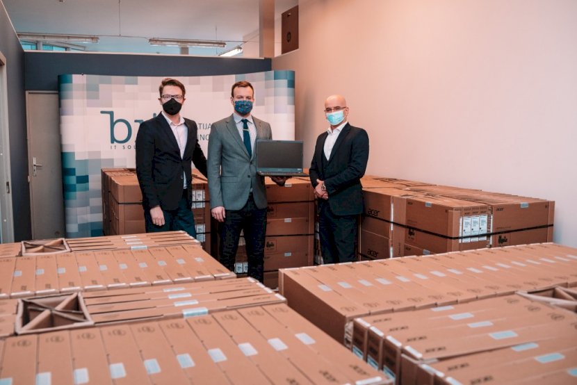 Delivery of computers to Latvian regional schools